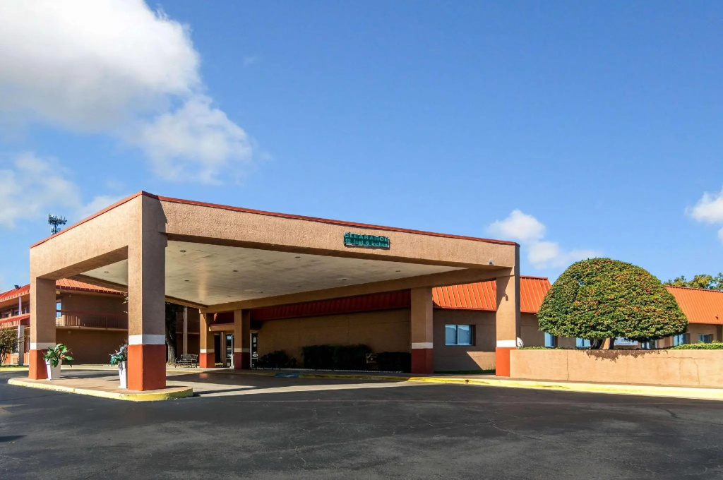 Budget Host Inn & Suites