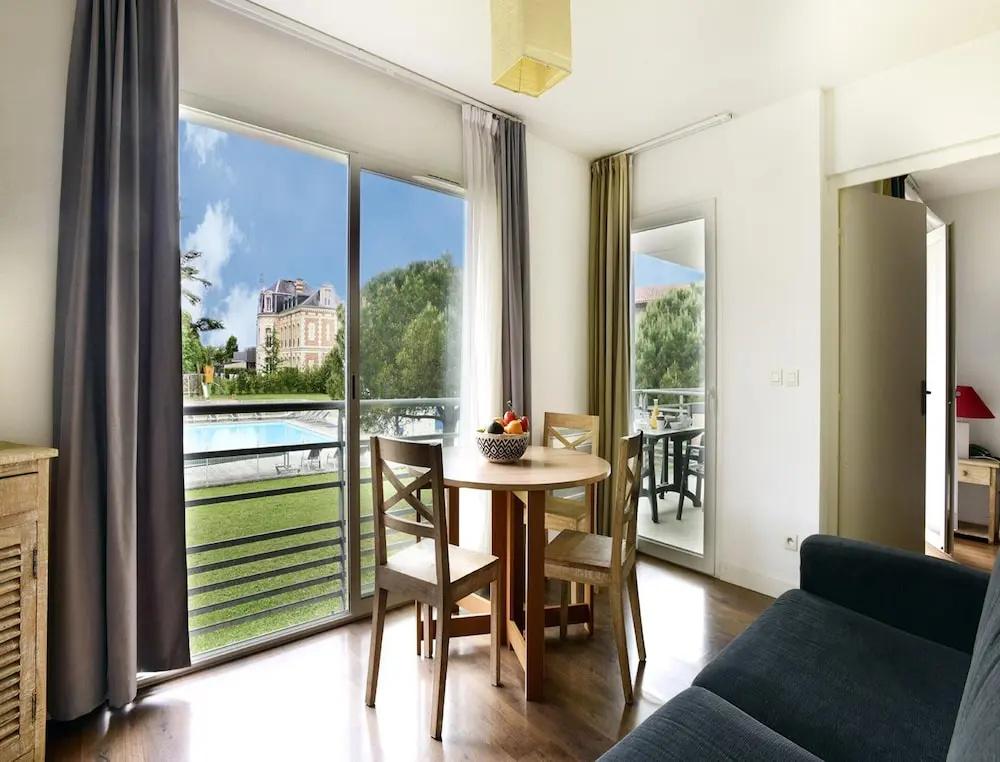 Afficher la photo 6 — La Rochelle Coastal Stay for 4