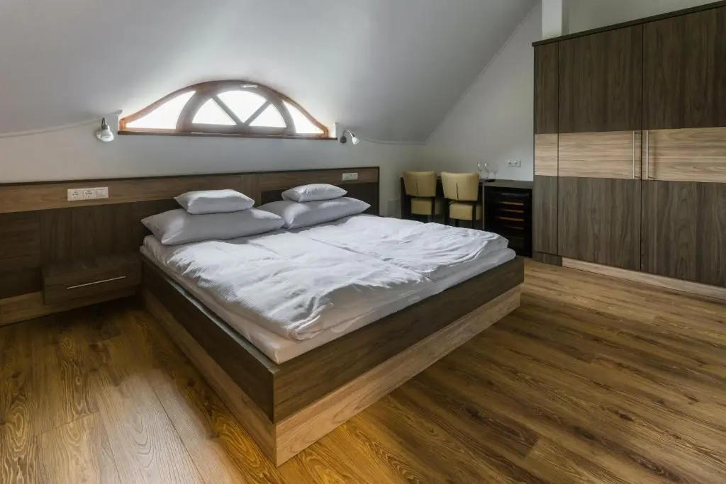 Standard Double room (full double bed)