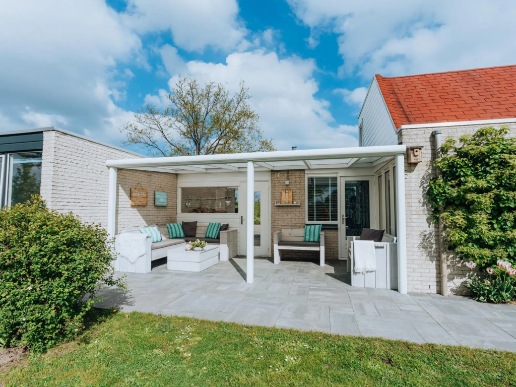Bright Holiday Home With Covered Veranda