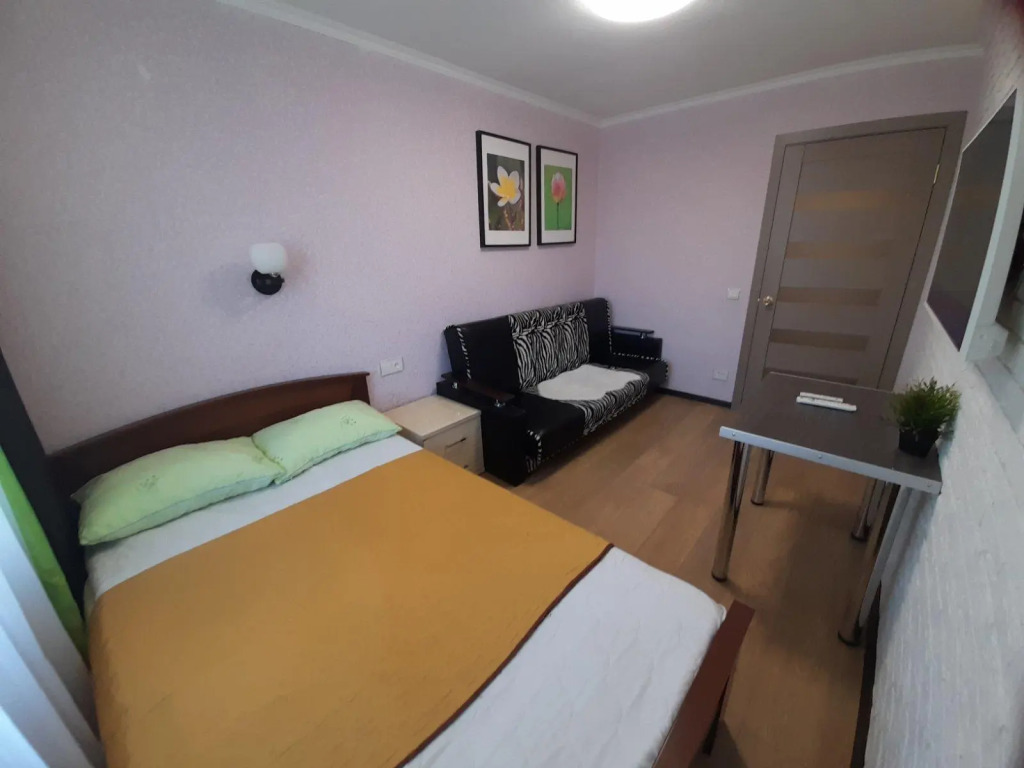 Апартаменты с 2 комнатами с балконом в Компания по посуточной аренде квартир