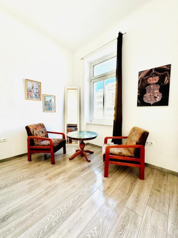 Cozy Studio Apartment Near FAC Platz