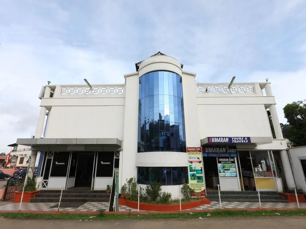 OYO 12956 Royal Hotel