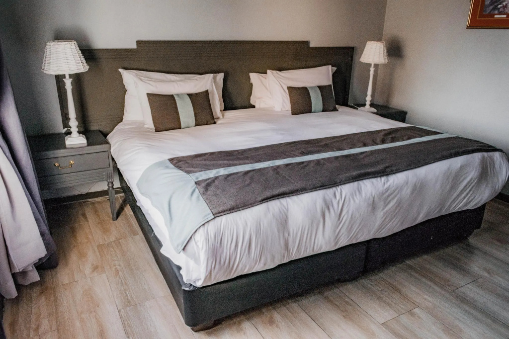 Devonshire Hotel — 5