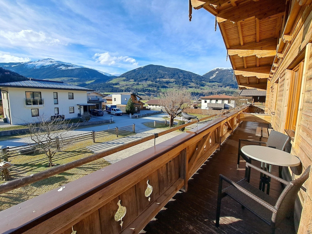 Apartment in a Quiet Location Near Wildkogel Arena