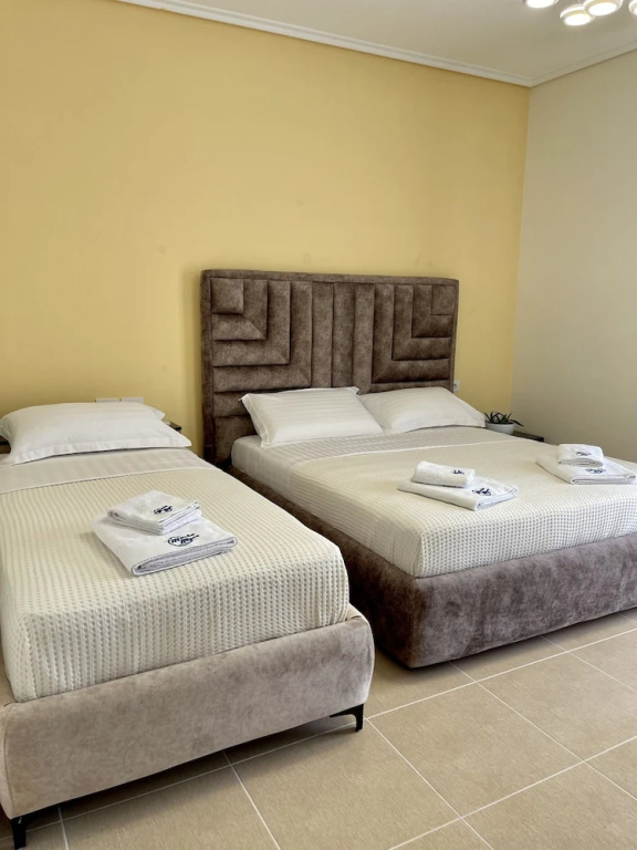 Standard Triple room with balcony