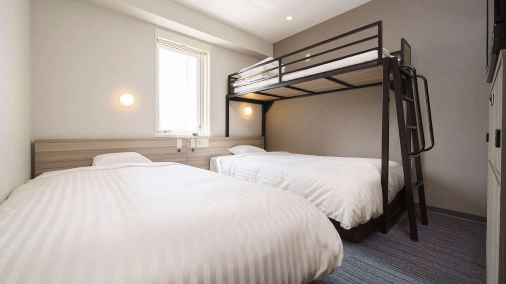 Standard Triple room