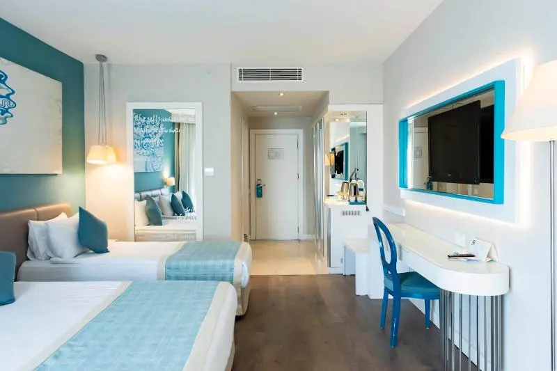 Standard Double room with sea view (full double bed)