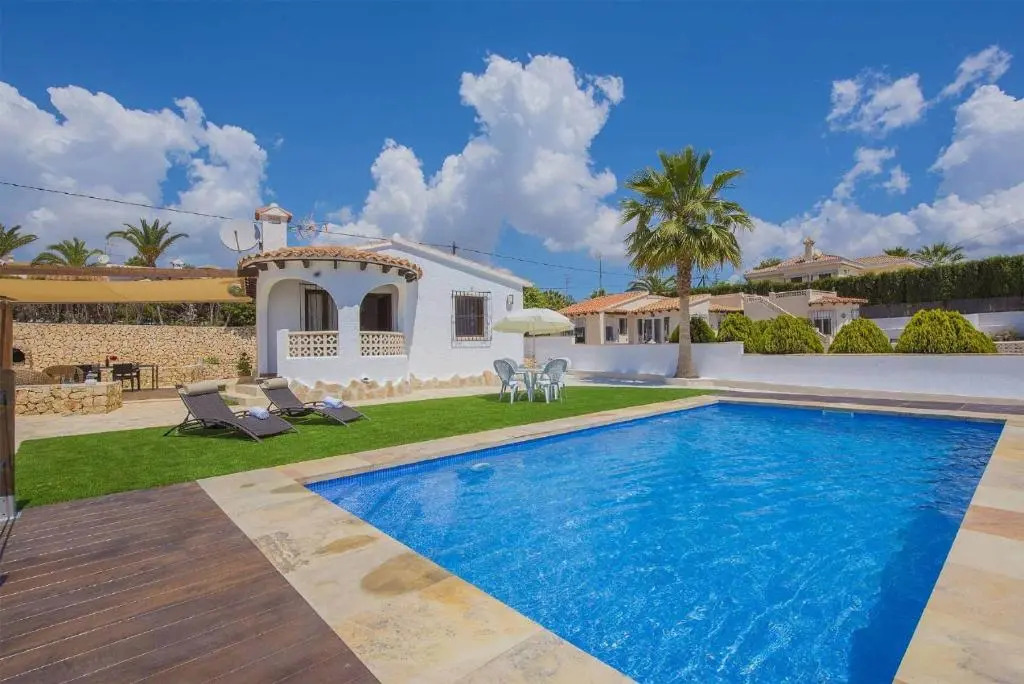 2 Bedrooms Villa full double bed