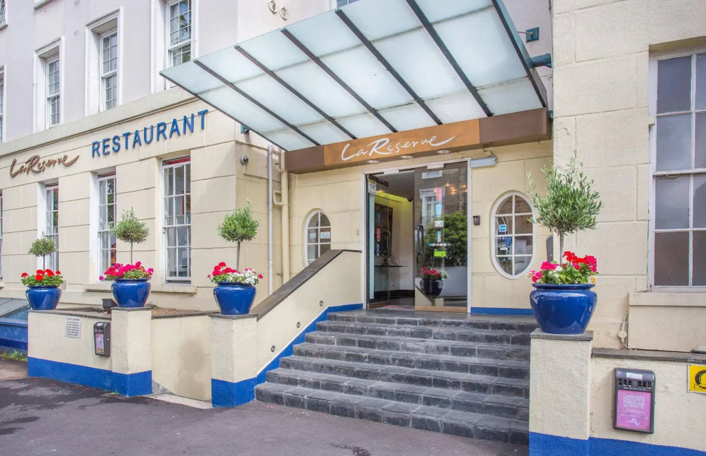La Reserve Hotel