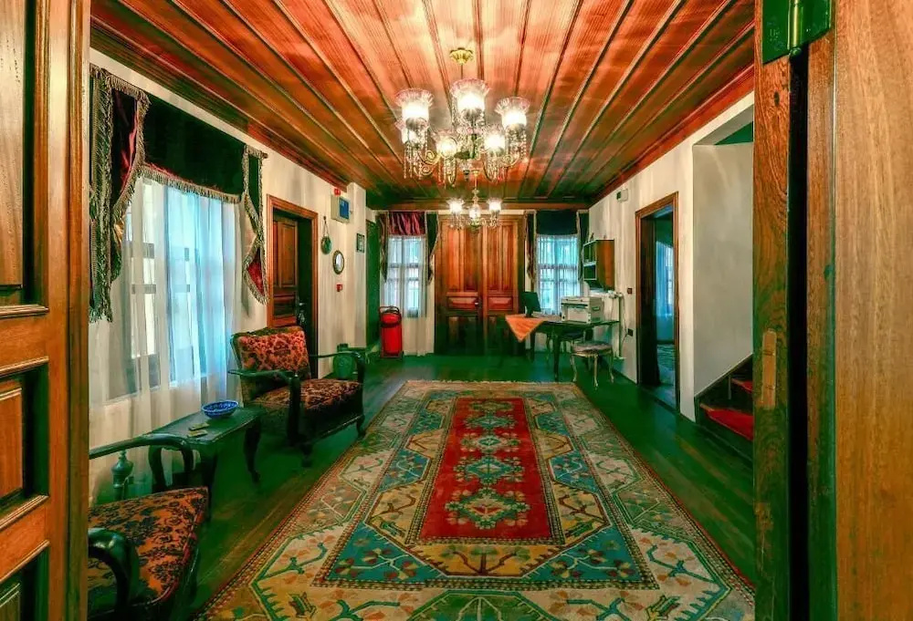 Lobby & Reception