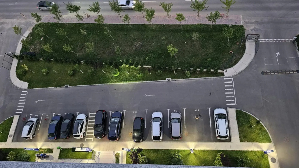 Studio spațios,intim+ loc parcare propriu,vedere panoramică,utilat de lux