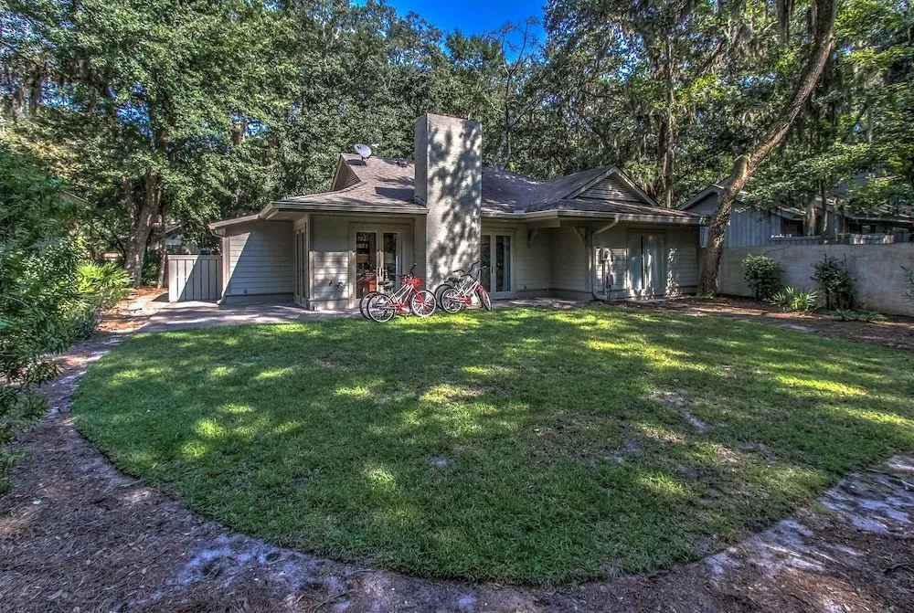 5 Hollyberry Lane