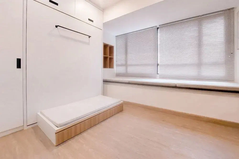 Good Choice And Homey Studio Apartment At Collins Boulevard