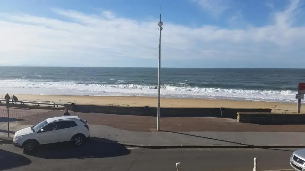 Voir la photo 2 — Beach Front Apartment Eljocri