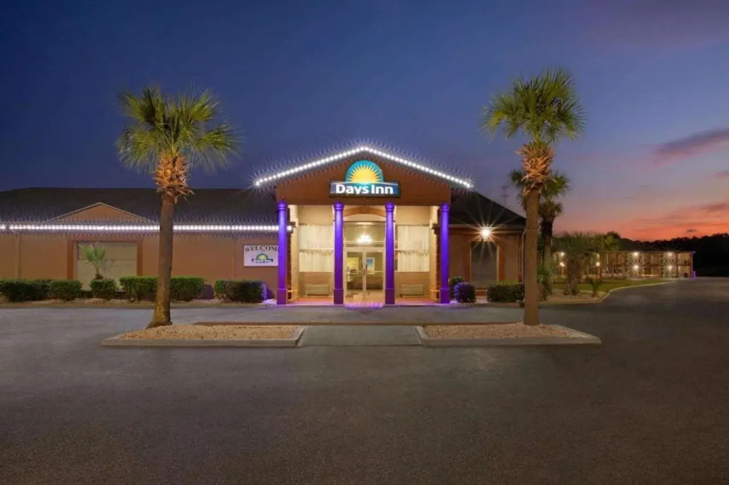 Days Inn by Wyndham Hardeeville Near Hilton Head