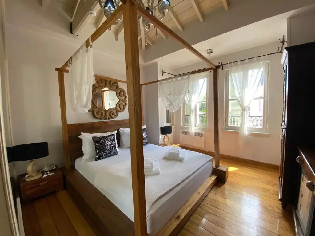 Standard Double room (full double bed)