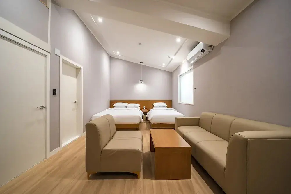 Grand room