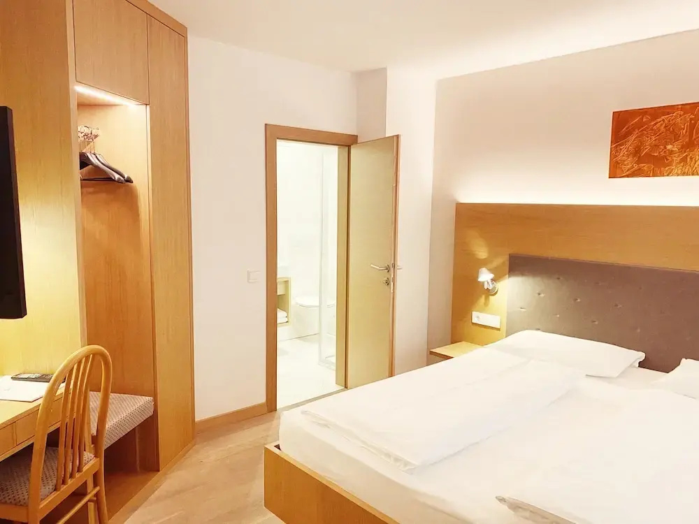 Economy Double room (full double bed)