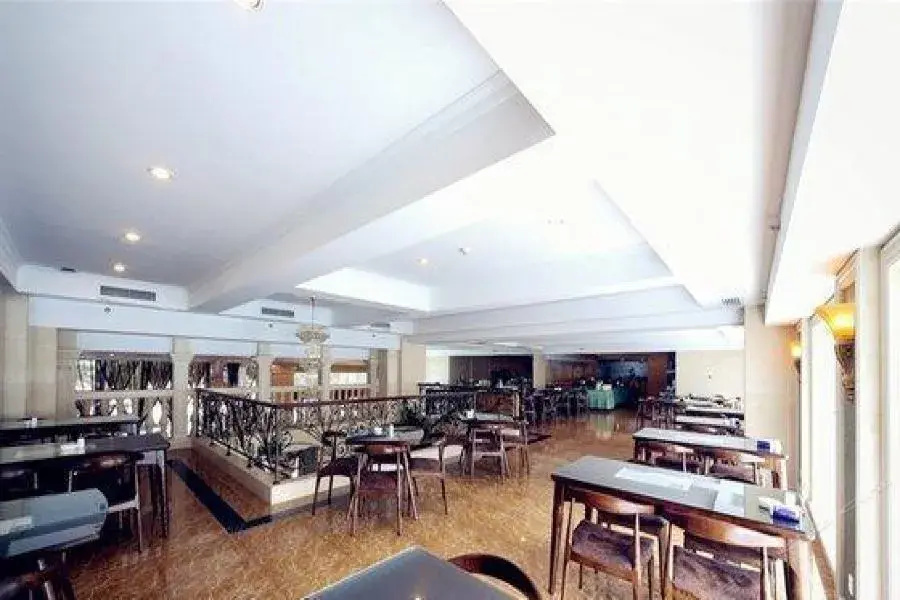Food & Beverage