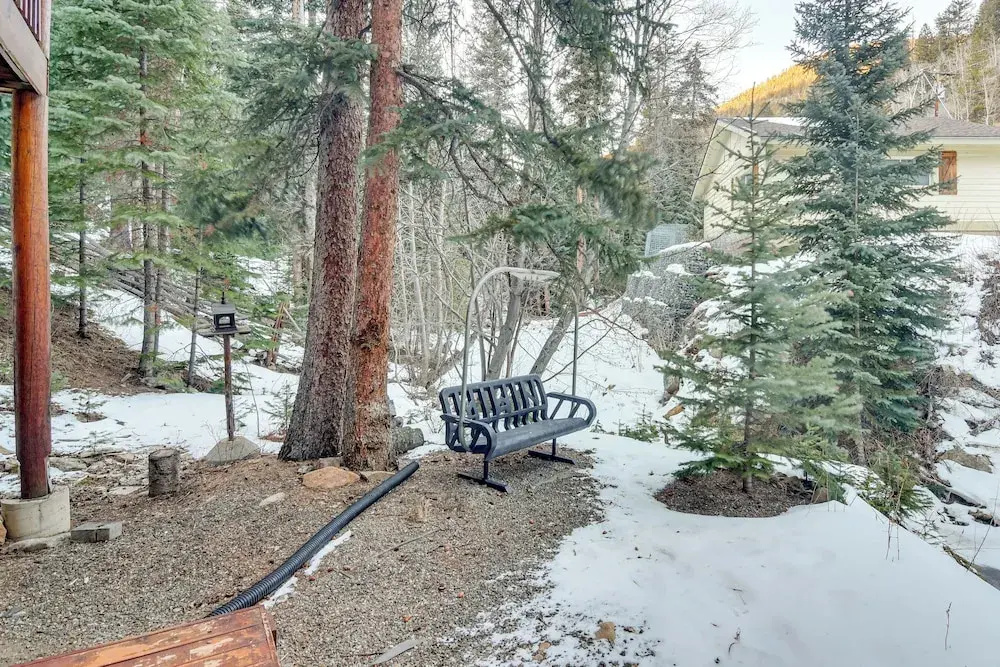 Scenic Creekside Retreat! Rocky Mountain Cabin