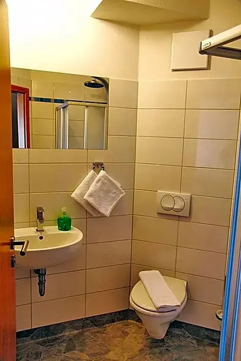 Hotel Zur Brücke - Chambres