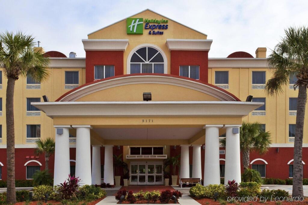 Holiday Inn Express & Suites St. Petersburg North (I-275), an IHG Hotel image