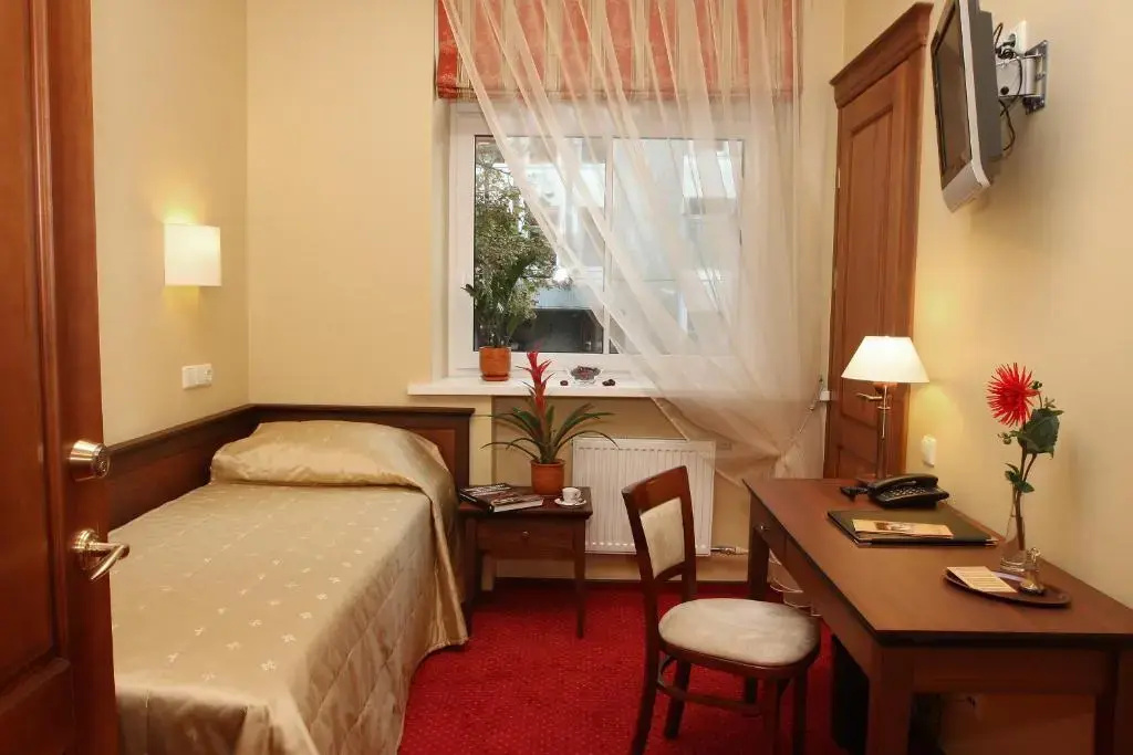 Economy room