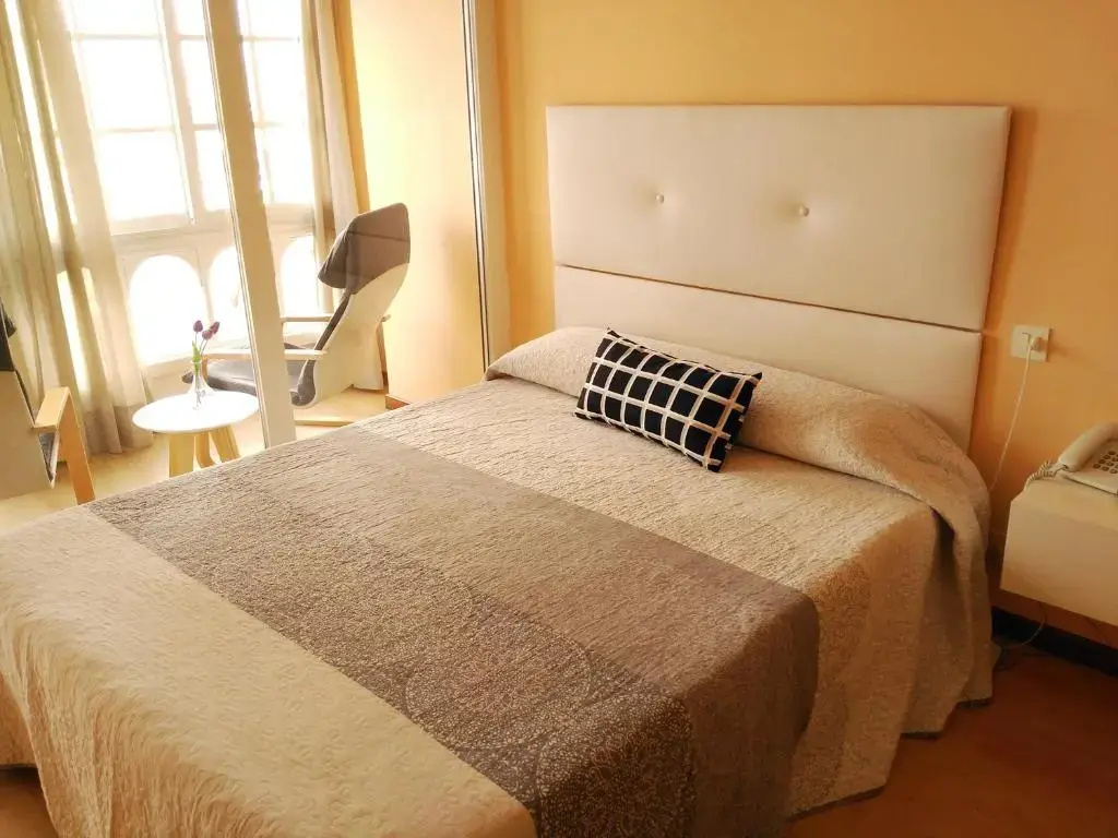 Standard Double room with sea view (full double bed)