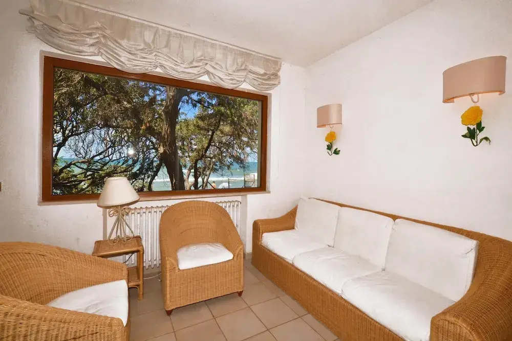 5 Bedrooms Family Cottage with sea view