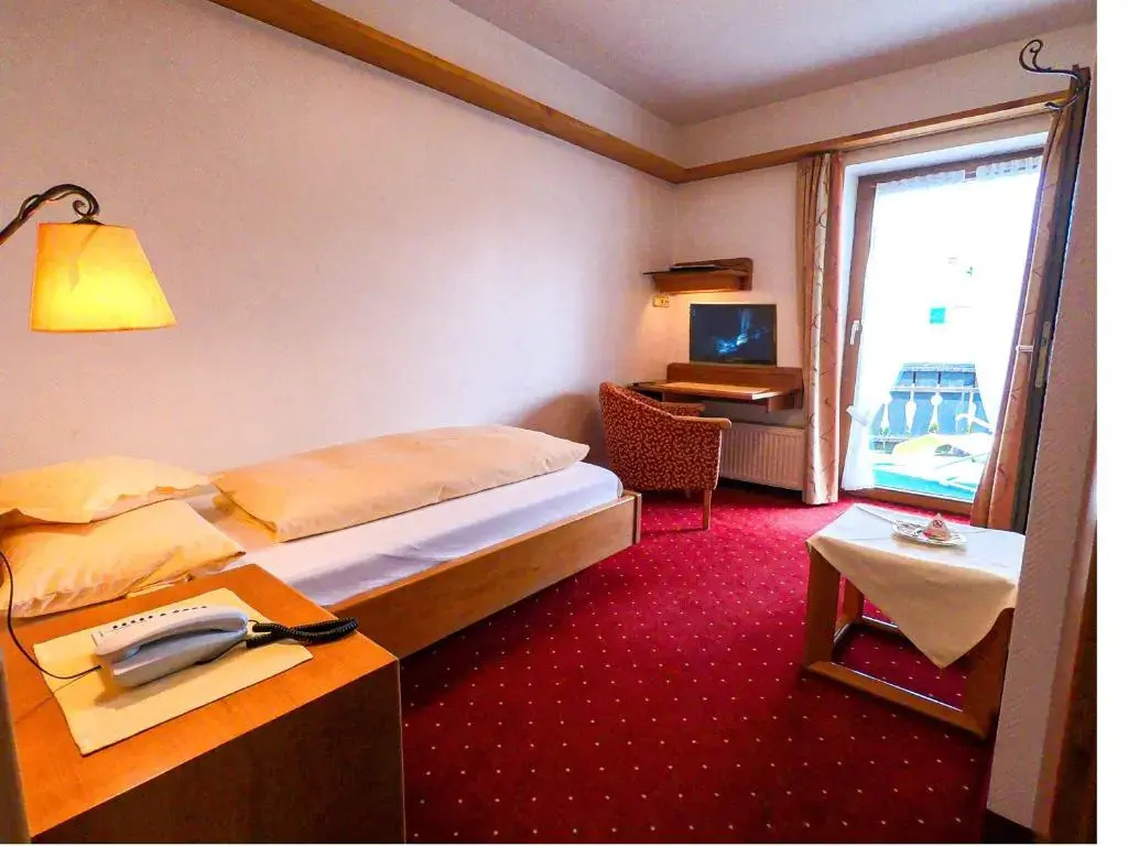 Economy room