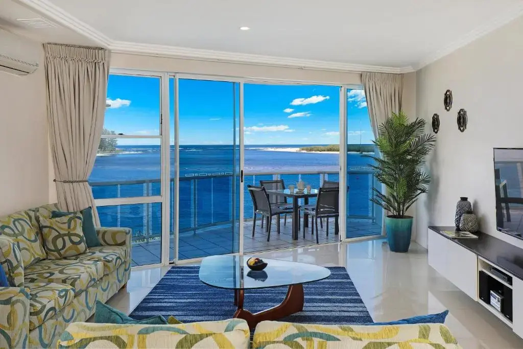 2 Bedrooms Penthouse Apartment with ocean view