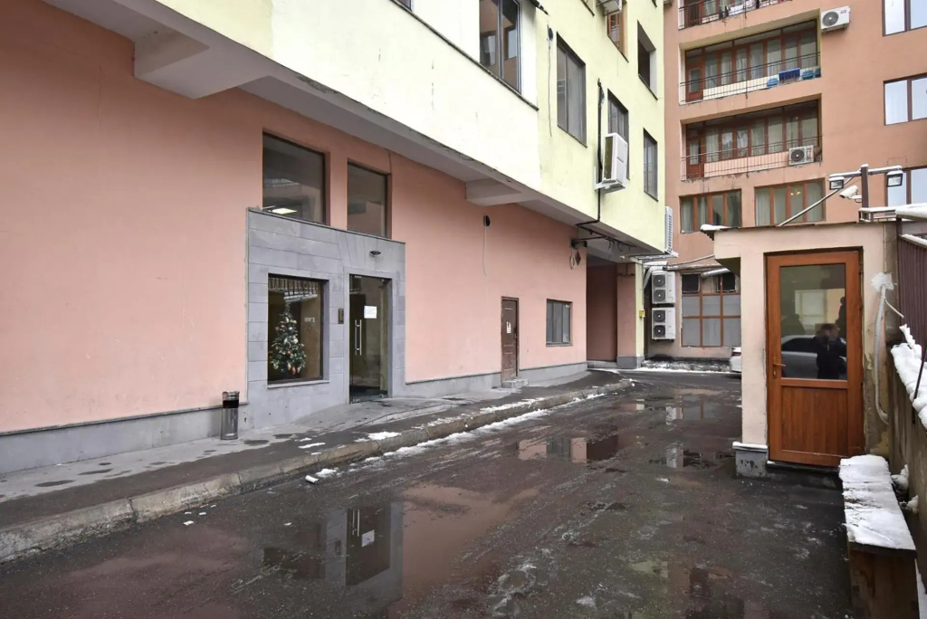 Buzand street 1 bedroom Newly Renovated apartment near Republic Square BU777
