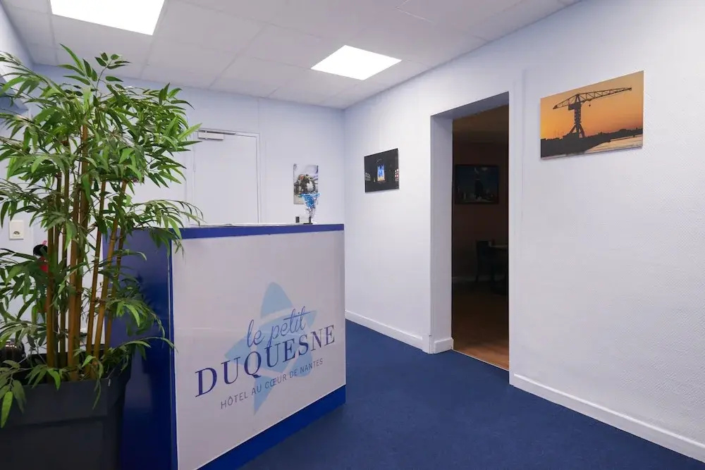 Lobby & Reception