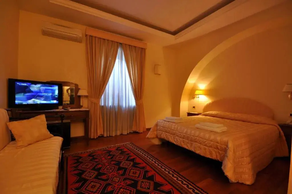 Standard Triple room