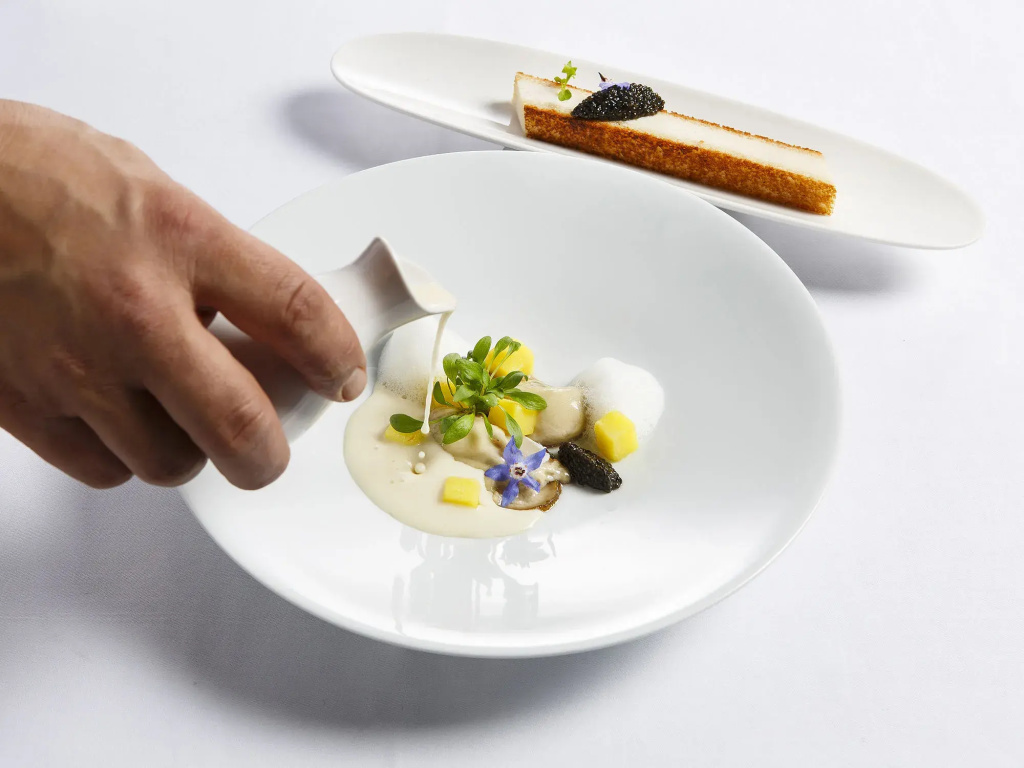 Saint James Paris - Relais & Chateaux 10