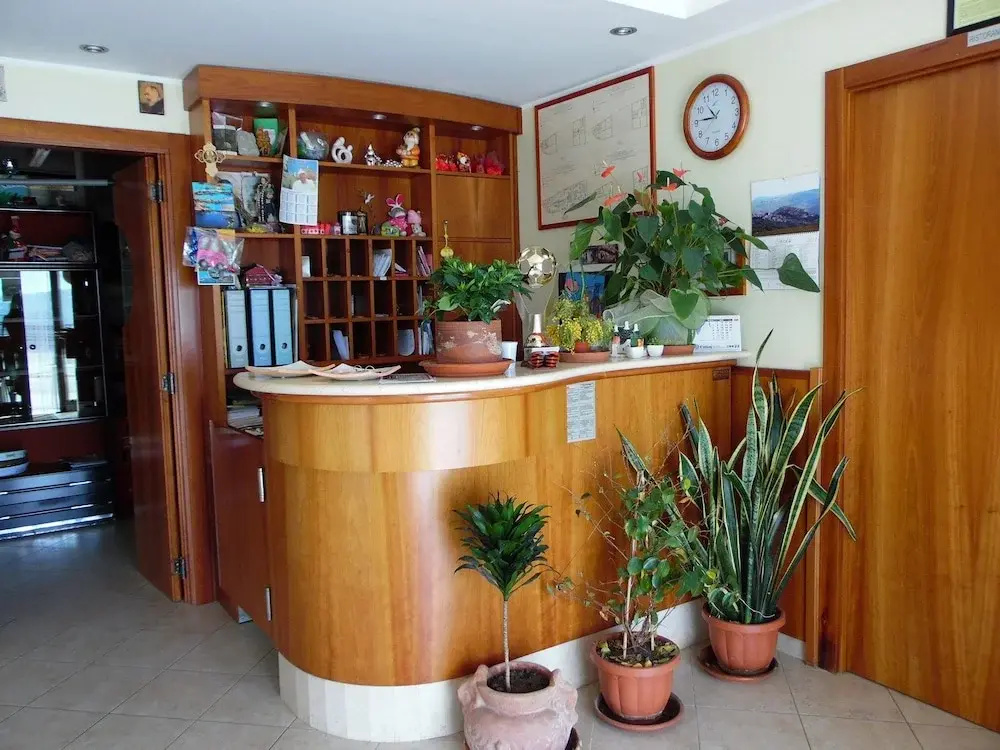 Lobby & Reception