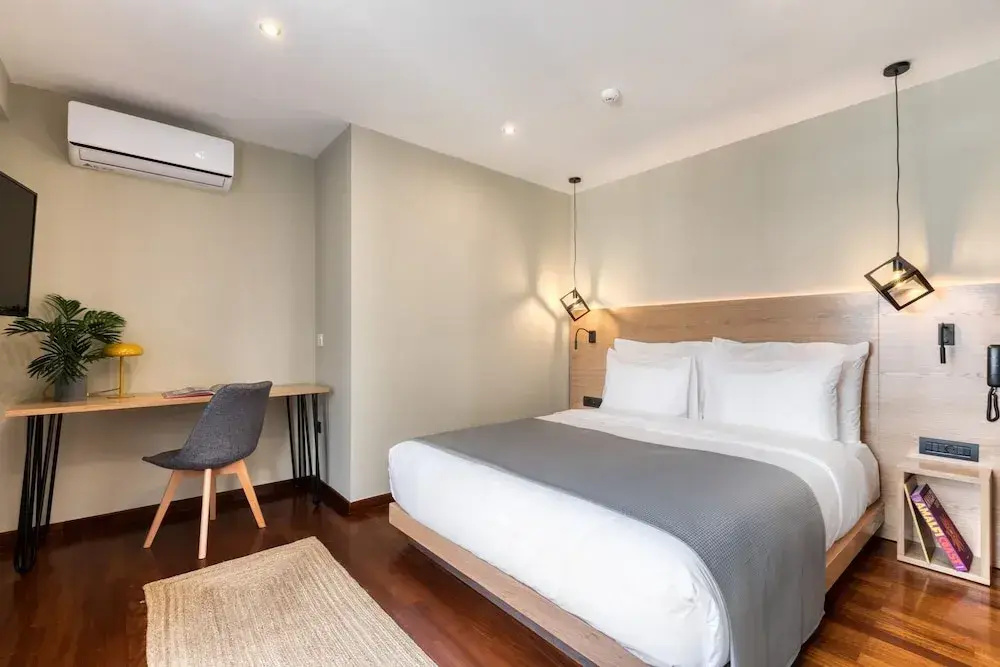 Standard Double room with balcony (full double bed)