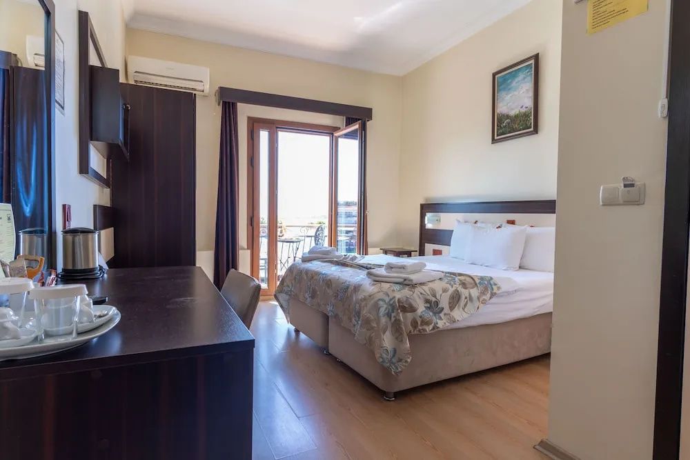 Superior Double room with sea view (full double bed)