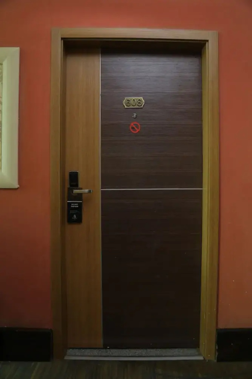 Standard Double room with city view (full double bed)