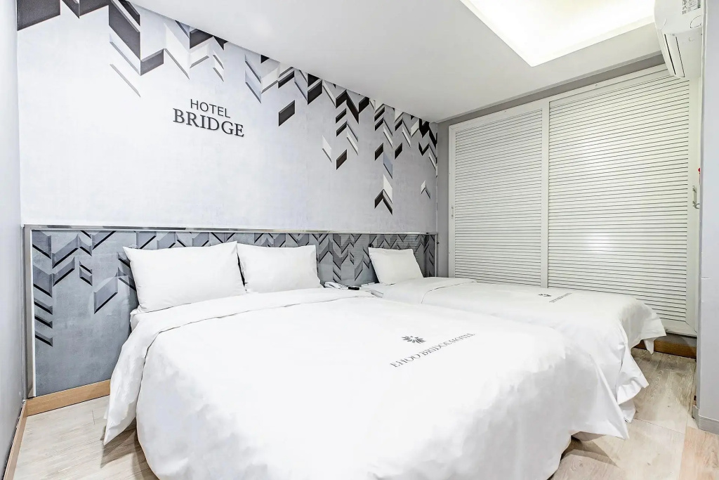 Deluxe Double Family room (twin beds)