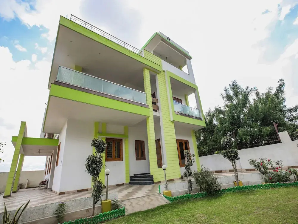 OYO 19456 Hotel Shagun Palace