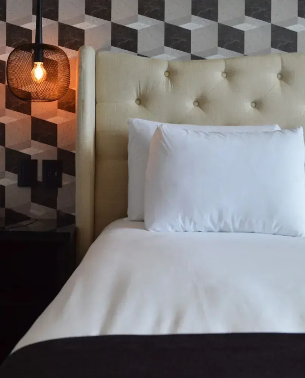 Deluxe Double room (full double bed)
