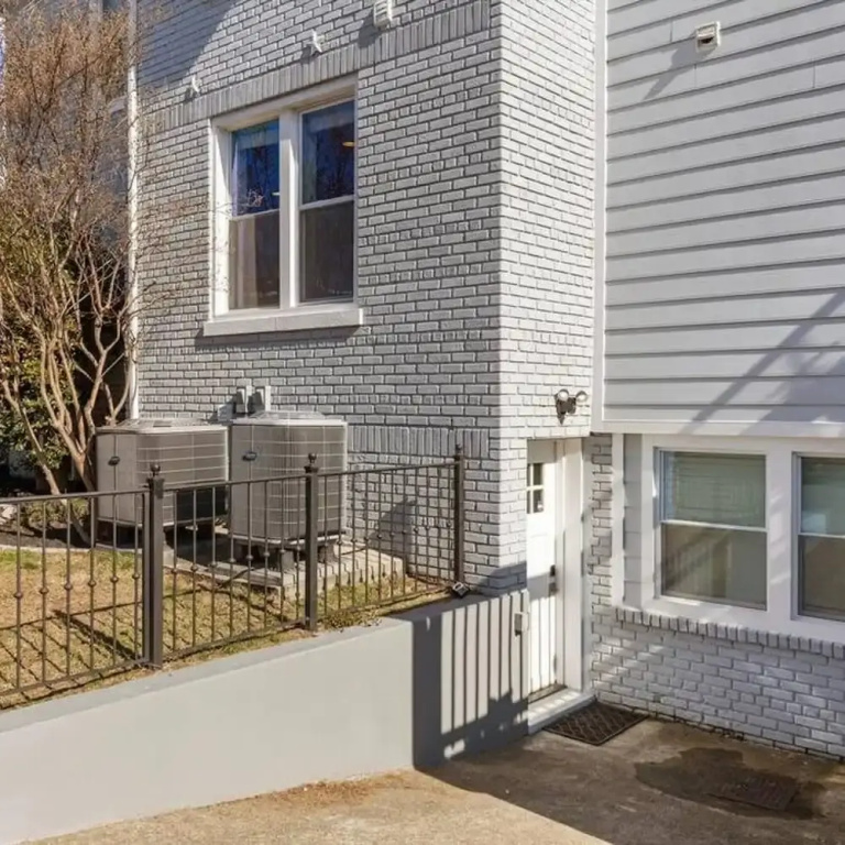 Stone s Throw From Capitol Hill Free Parking
