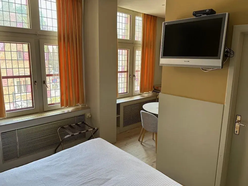 Premier room