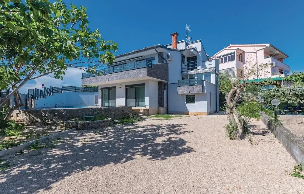 Amazing Home in Krk With 4 Bedrooms, Wifi and Outdoor Swimming Pool