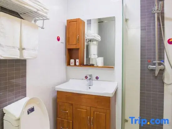Food & Beverage