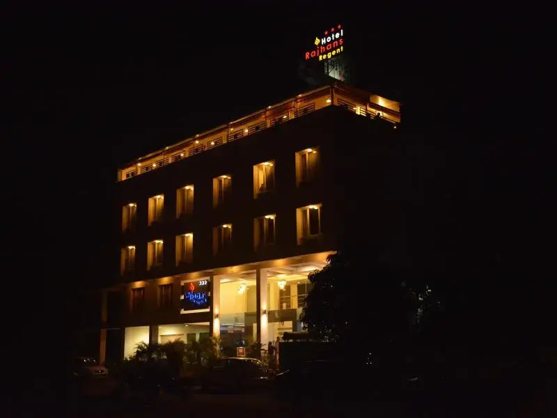 Hotel Rajhans Regent - Chambres