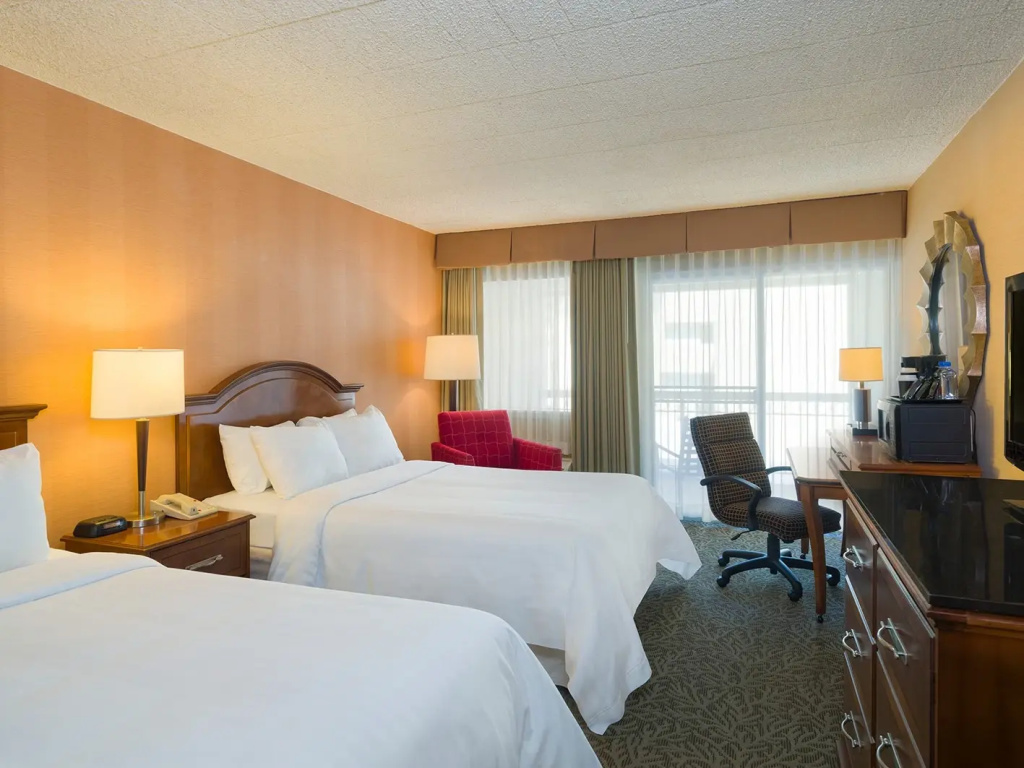 Standard Quadruple Club room