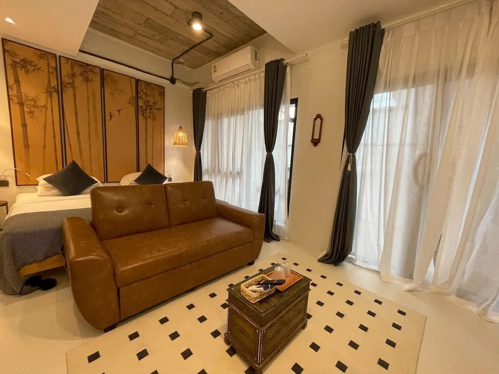 Двухместный номер Luxury двуспальная кровать в YOLO Bangkok Boutique Hotel